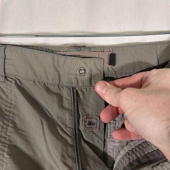 REI Cargo Shorts Men's Large Grey Hiking Nylon Hook Look Zip Pockets 9" Inseam - Picture 6 of 10